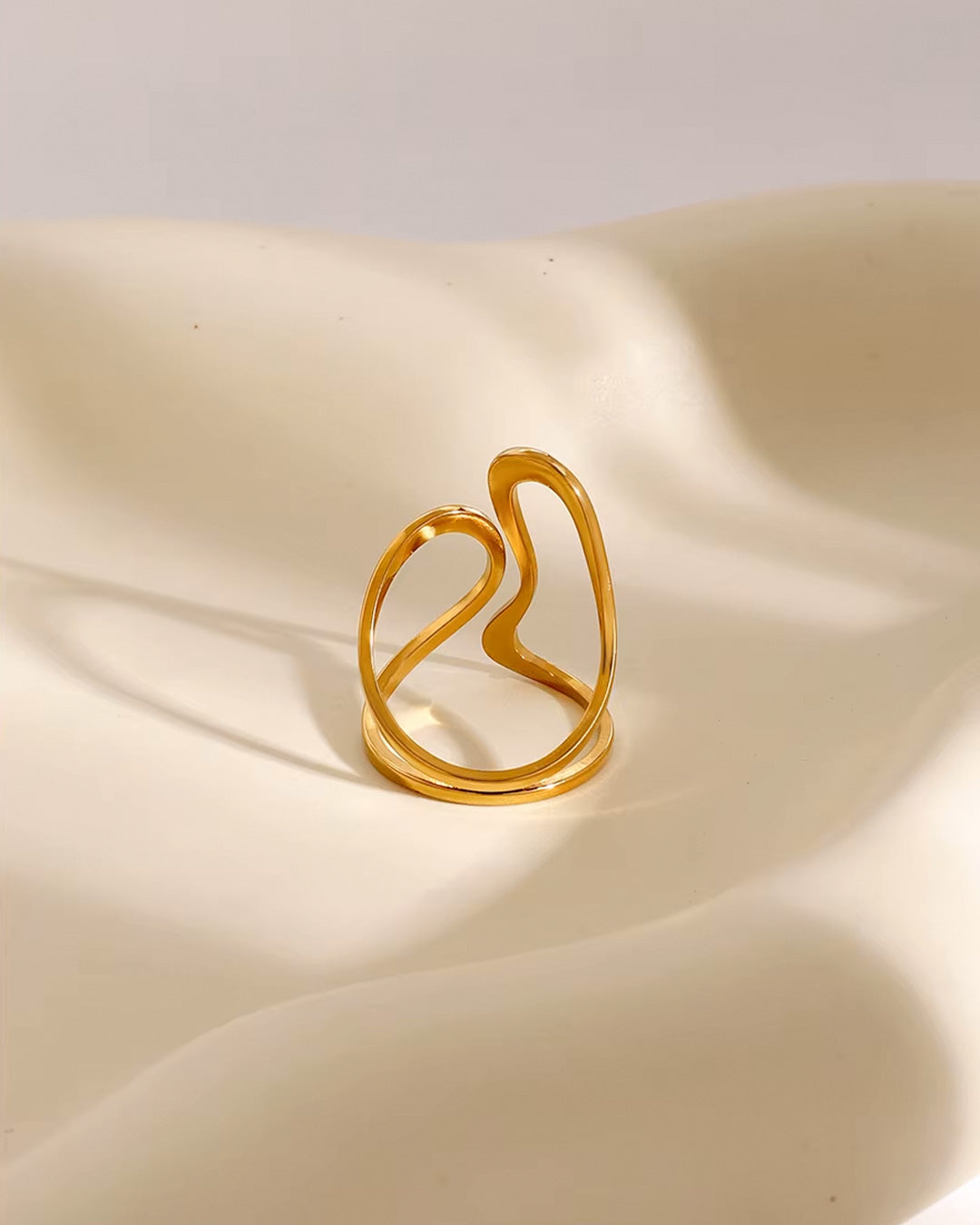 Anillo Aurora con baño de oro de 18K