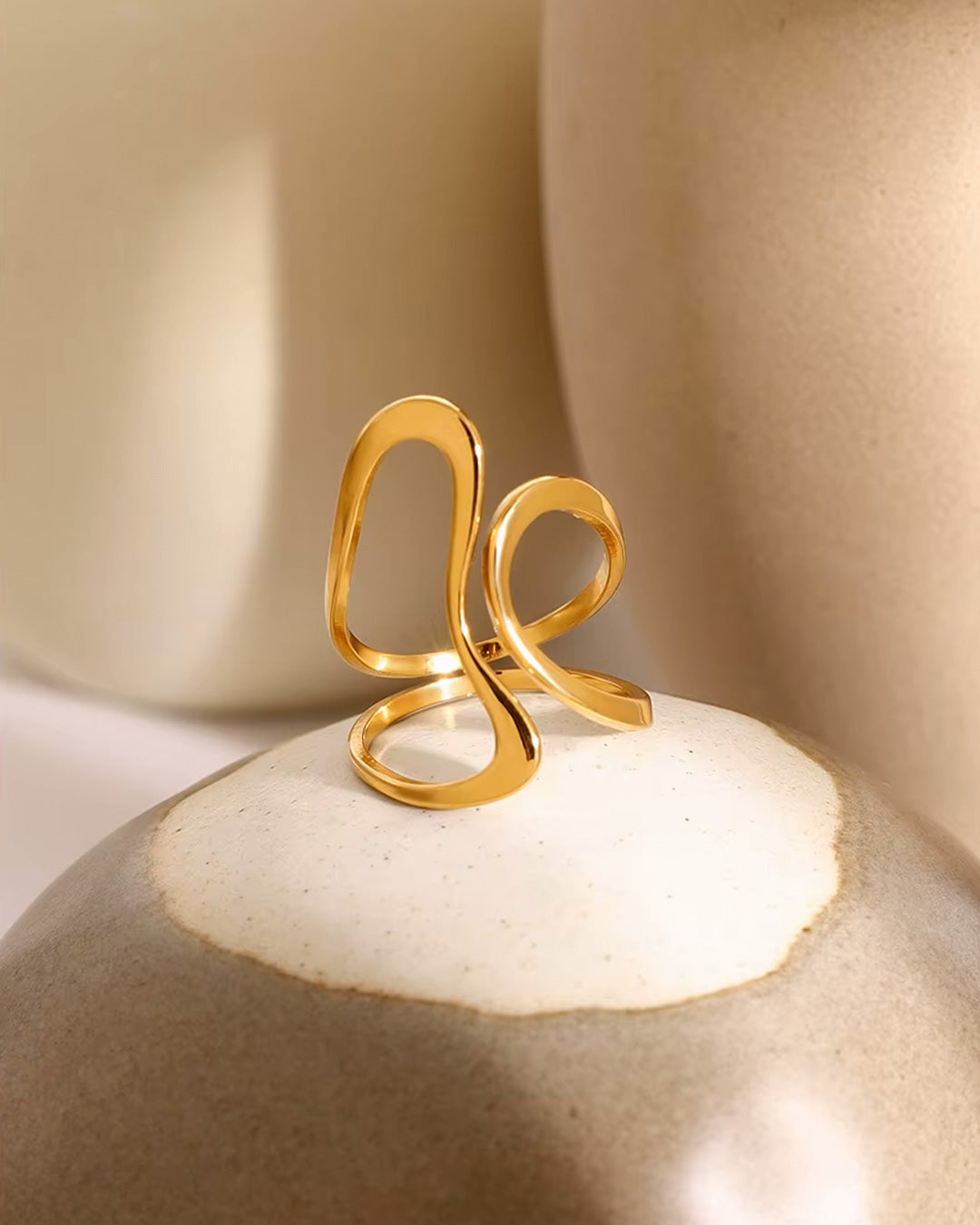 Anillo Aurora con baño de oro de 18K