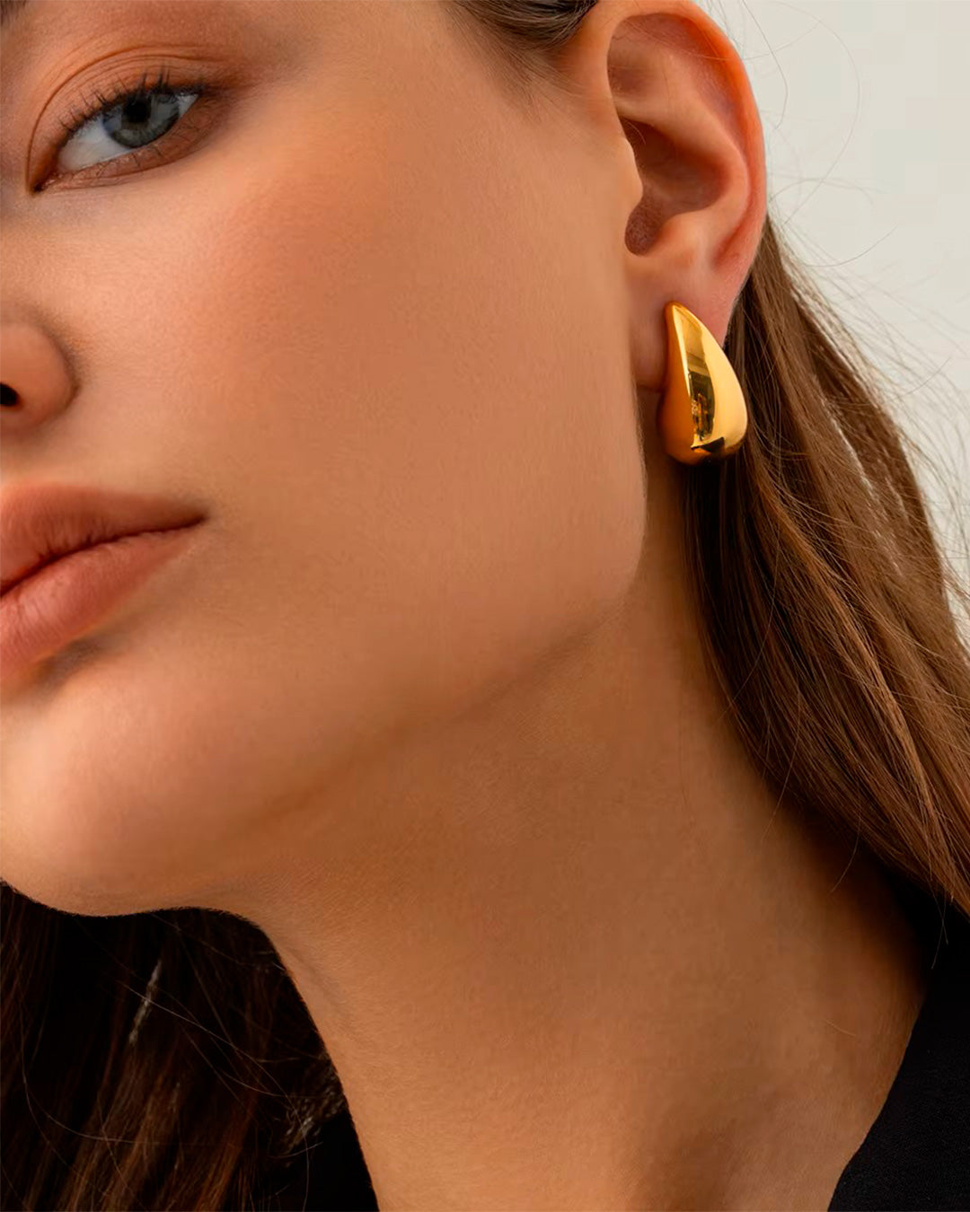 Aros Lágrima Dorada con baño de oro 18K